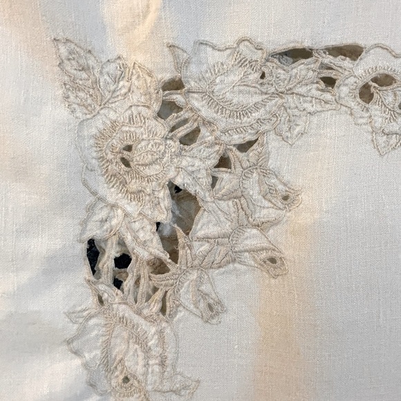 COTTON LINEN TABLE CLOTH WITH CUT OUT DESIGN AND EMBROIDERED TRIM 54” X 72” - Picture 6 of 12